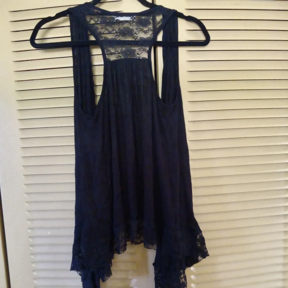 Amber Blue - Picture 3 of 3